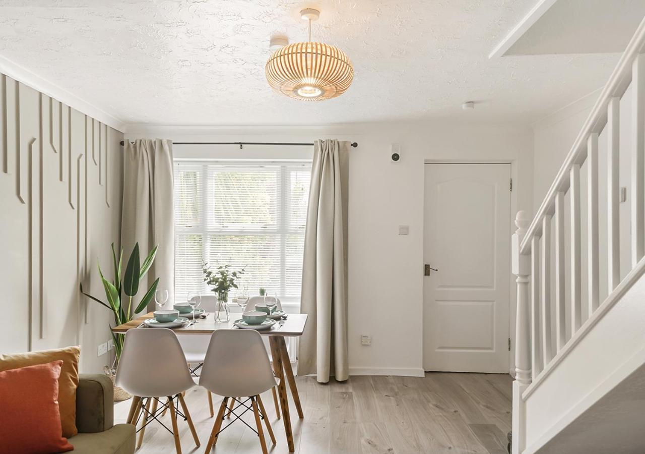 East London House Near Tube With Parking Villa Exteriör bild